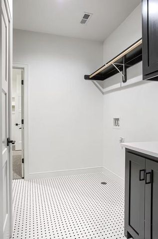 18620 Reinhardt Street, Overland Park, KS 66085