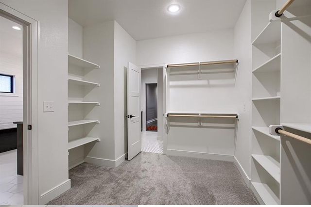 18620 Reinhardt Street, Overland Park, KS 66085