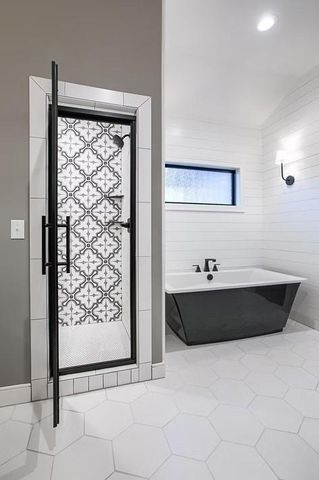 18620 Reinhardt Street, Overland Park, KS 66085