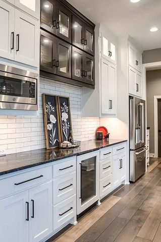 18620 Reinhardt Street, Overland Park, KS 66085