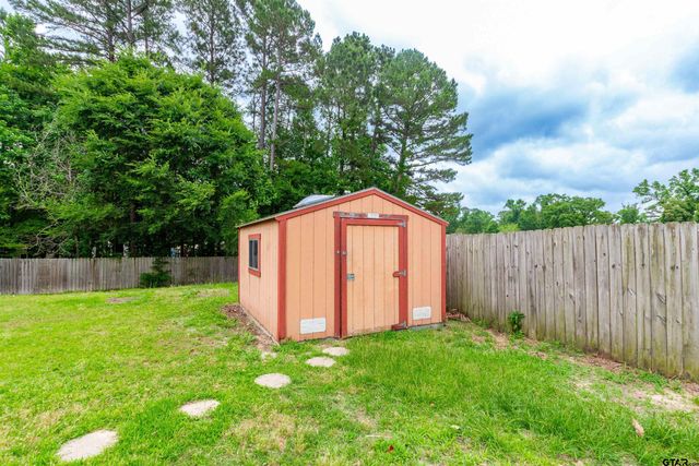112 Ken Cir, Flint, TX 75762