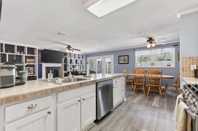 5 NW Cinderella Court, Fort Walton Beach, FL 32547