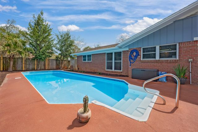 5 NW Cinderella Court, Fort Walton Beach, FL 32547