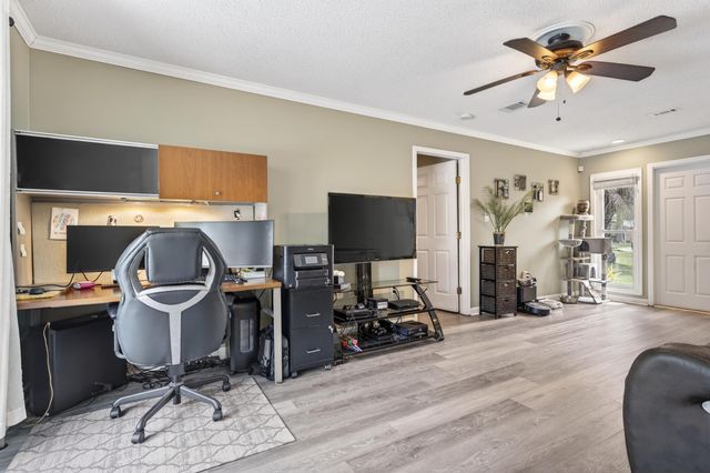 5 NW Cinderella Court, Fort Walton Beach, FL 32547