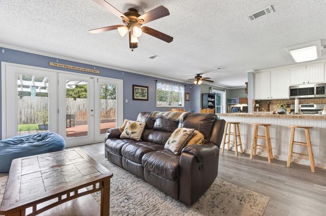 5 NW Cinderella Court, Fort Walton Beach, FL 32547