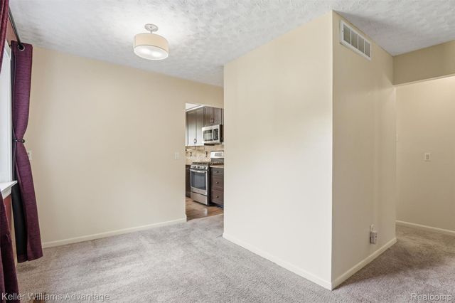 17690 Colgate Street, Dearborn Heights, MI 48125
