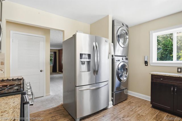 17690 Colgate Street, Dearborn Heights, MI 48125