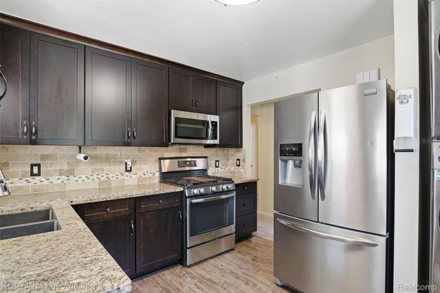 17690 Colgate Street, Dearborn Heights, MI 48125