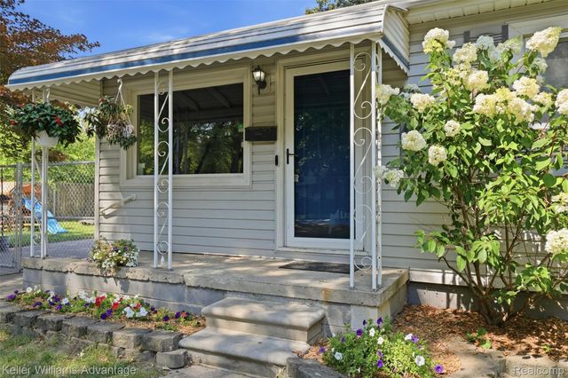 17690 Colgate Street, Dearborn Heights, MI 48125