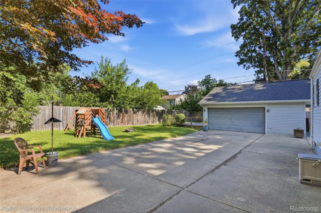 17690 Colgate Street, Dearborn Heights, MI 48125