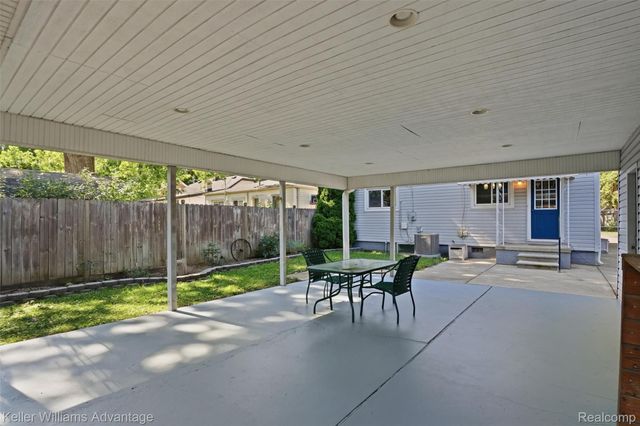 17690 Colgate Street, Dearborn Heights, MI 48125