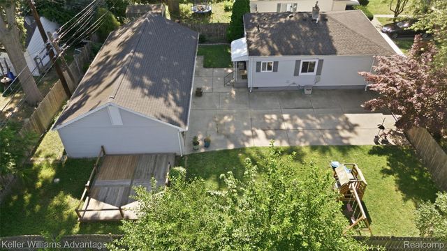 17690 Colgate Street, Dearborn Heights, MI 48125