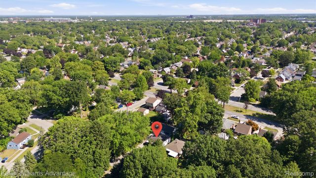 17690 Colgate Street, Dearborn Heights, MI 48125