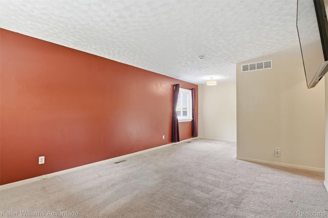 17690 Colgate Street, Dearborn Heights, MI 48125