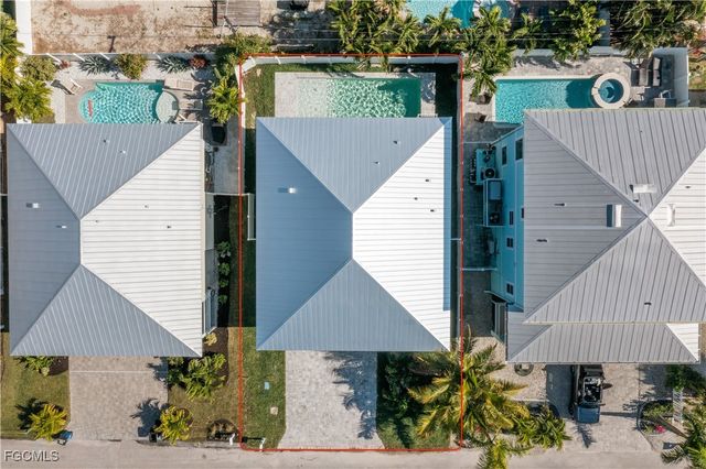 250 Pearl ST, Fort Myers Beach, FL 33931