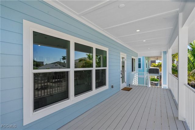 250 Pearl ST, Fort Myers Beach, FL 33931