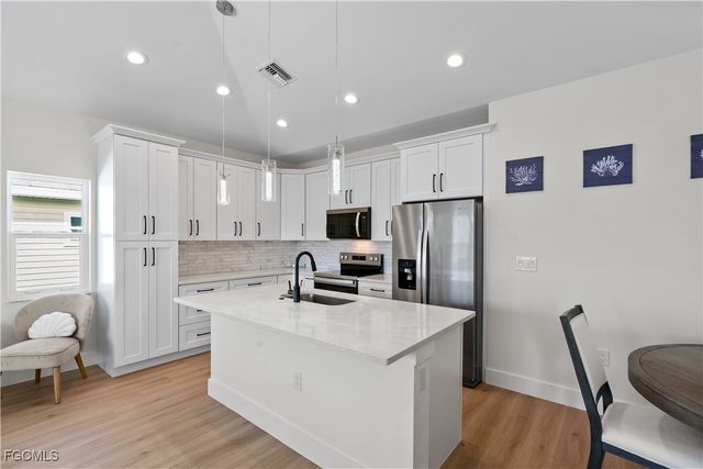 250 Pearl ST, Fort Myers Beach, FL 33931