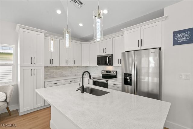 250 Pearl ST, Fort Myers Beach, FL 33931