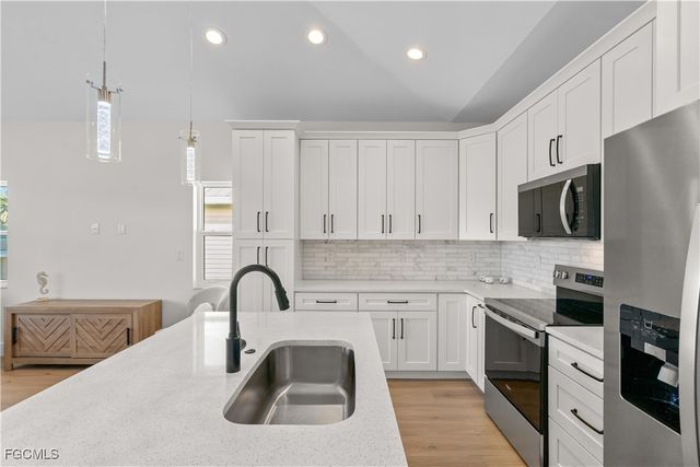 250 Pearl ST, Fort Myers Beach, FL 33931