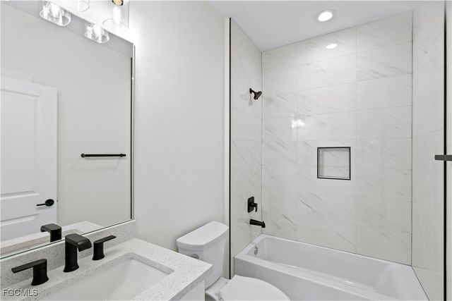 250 Pearl ST, Fort Myers Beach, FL 33931