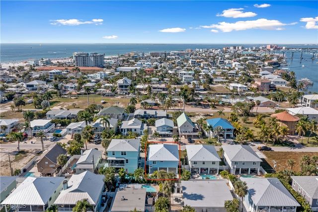 250 Pearl ST, Fort Myers Beach, FL 33931