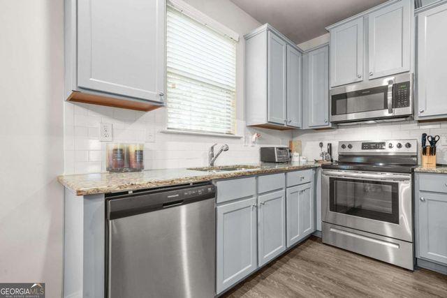 6256 TRICKLE Bend, Atlanta, GA 30349