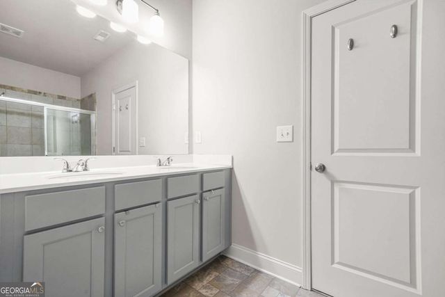 6256 TRICKLE Bend, Atlanta, GA 30349