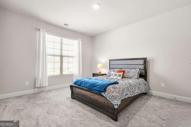 6256 TRICKLE Bend, Atlanta, GA 30349