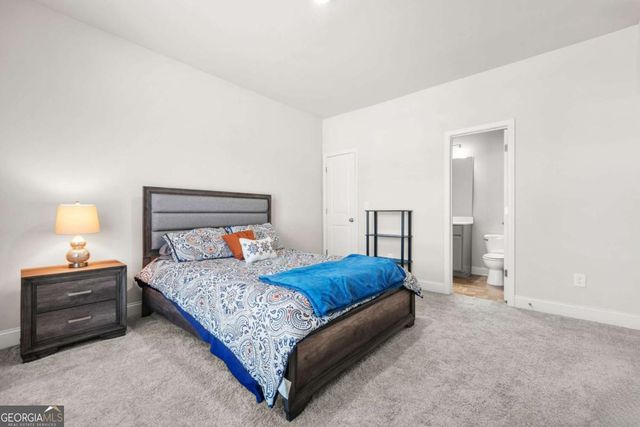 6256 TRICKLE Bend, Atlanta, GA 30349