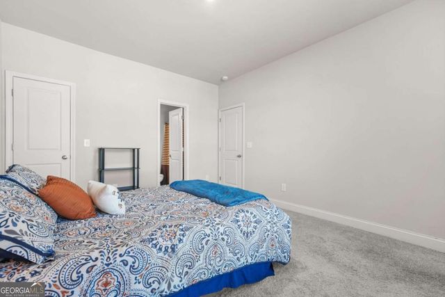 6256 TRICKLE Bend, Atlanta, GA 30349