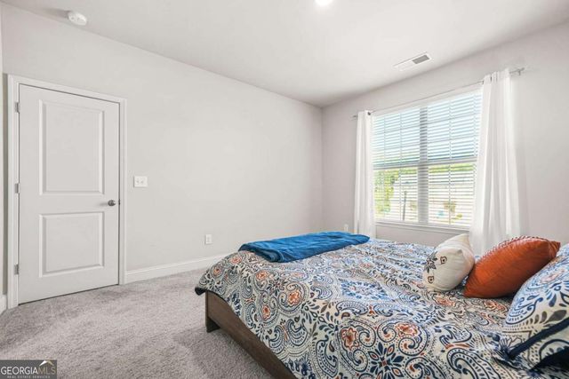 6256 TRICKLE Bend, Atlanta, GA 30349