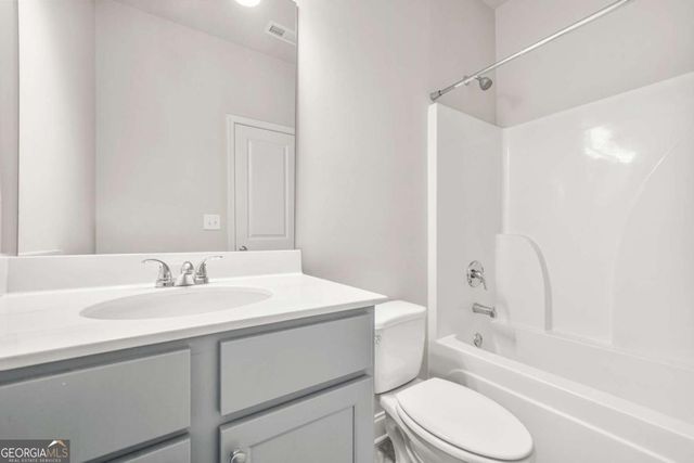 6256 TRICKLE Bend, Atlanta, GA 30349