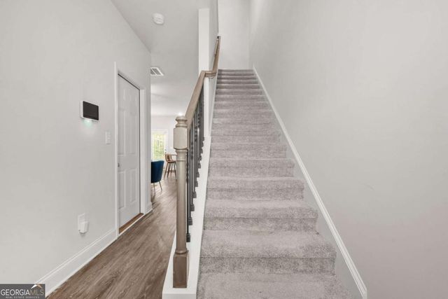 6256 TRICKLE Bend, Atlanta, GA 30349