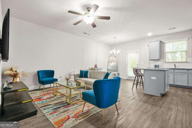 6256 TRICKLE Bend, Atlanta, GA 30349