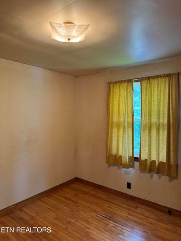 2101 NW Chillicothe St, Knoxville, TN 37921