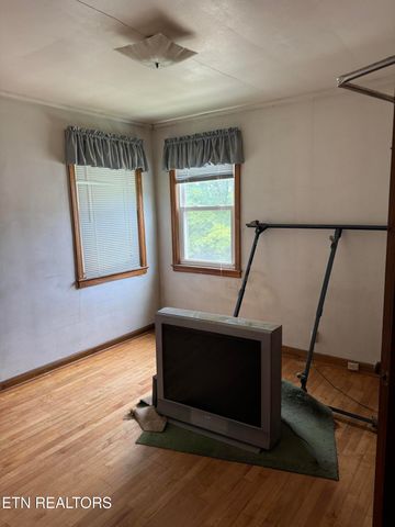 2101 NW Chillicothe St, Knoxville, TN 37921