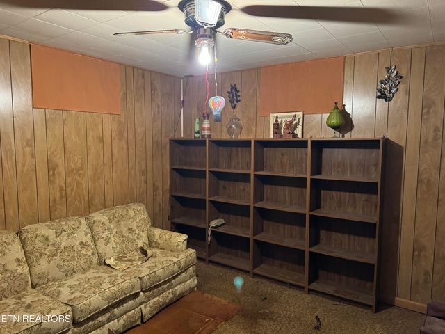 2101 NW Chillicothe St, Knoxville, TN 37921