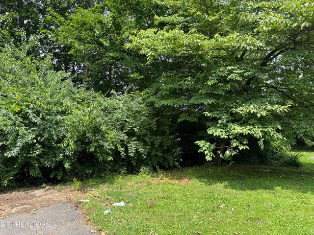 2101 NW Chillicothe St, Knoxville, TN 37921