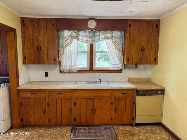 2101 NW Chillicothe St, Knoxville, TN 37921
