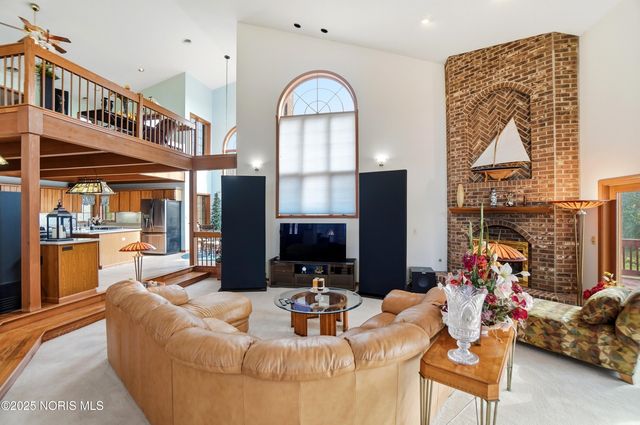 909 Township Rd 243, Fostoria, OH 44830