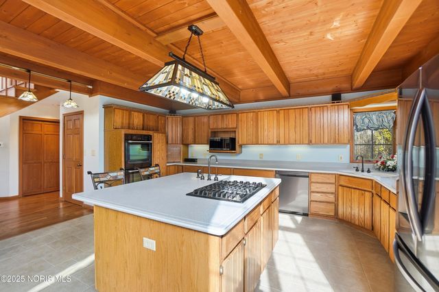 909 Township Rd 243, Fostoria, OH 44830