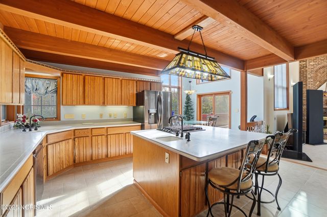 909 Township Rd 243, Fostoria, OH 44830