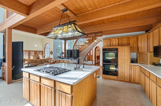 909 Township Rd 243, Fostoria, OH 44830