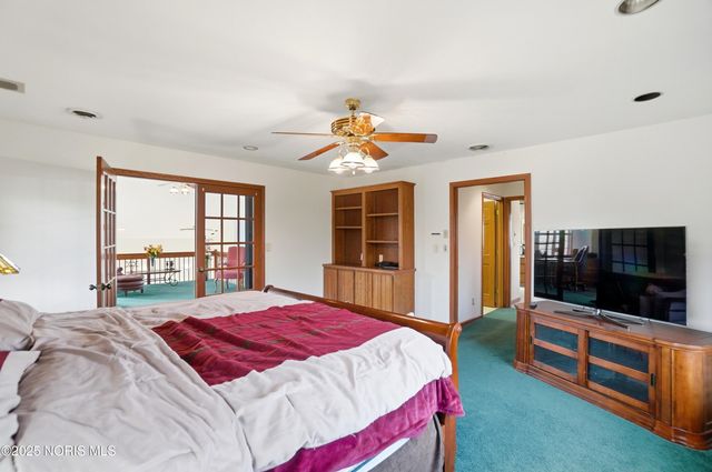 909 Township Rd 243, Fostoria, OH 44830