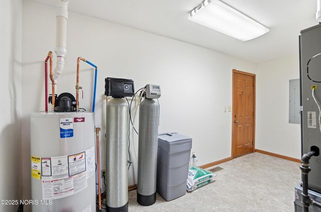 909 Township Rd 243, Fostoria, OH 44830