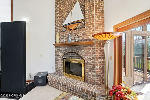 909 Township Rd 243, Fostoria, OH 44830