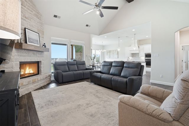 349 Oak Meadow Lane, Weatherford, TX 76085