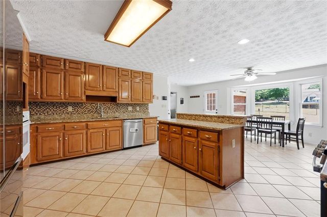 379 Clyde Court, Mcdonough, GA 30252