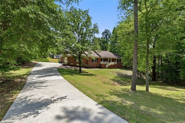 379 Clyde Court, Mcdonough, GA 30252