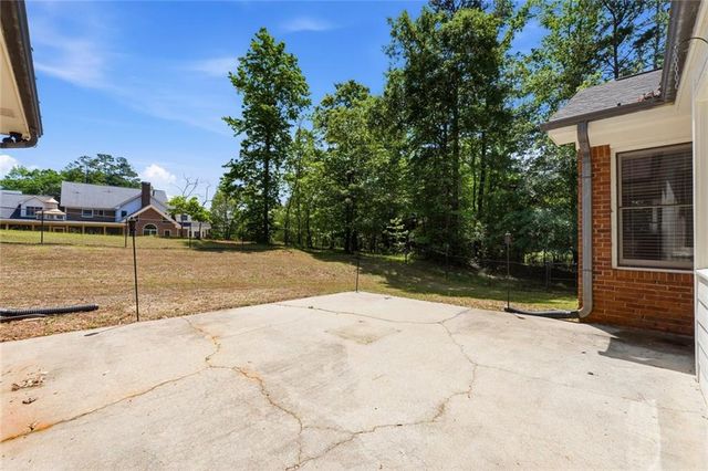 379 Clyde Court, Mcdonough, GA 30252